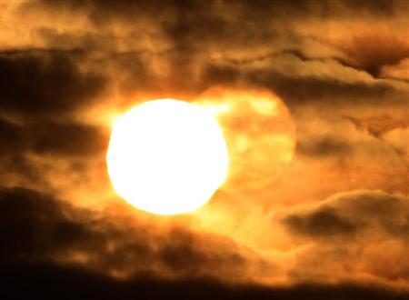 [转贴]日本北海道空中出现两个太阳奇景
